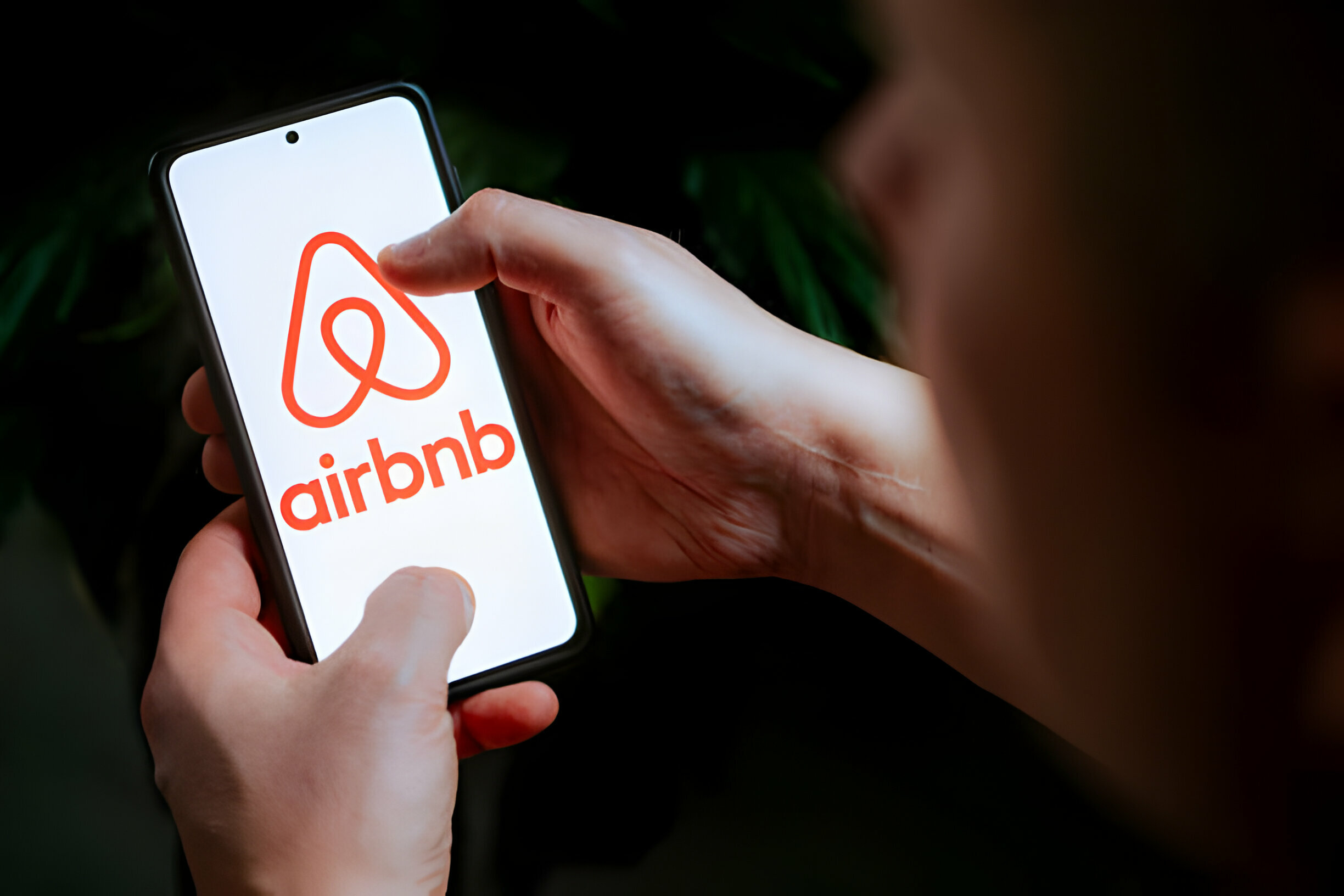 How Much Do Airbnb Hosts Make on Average Per Month