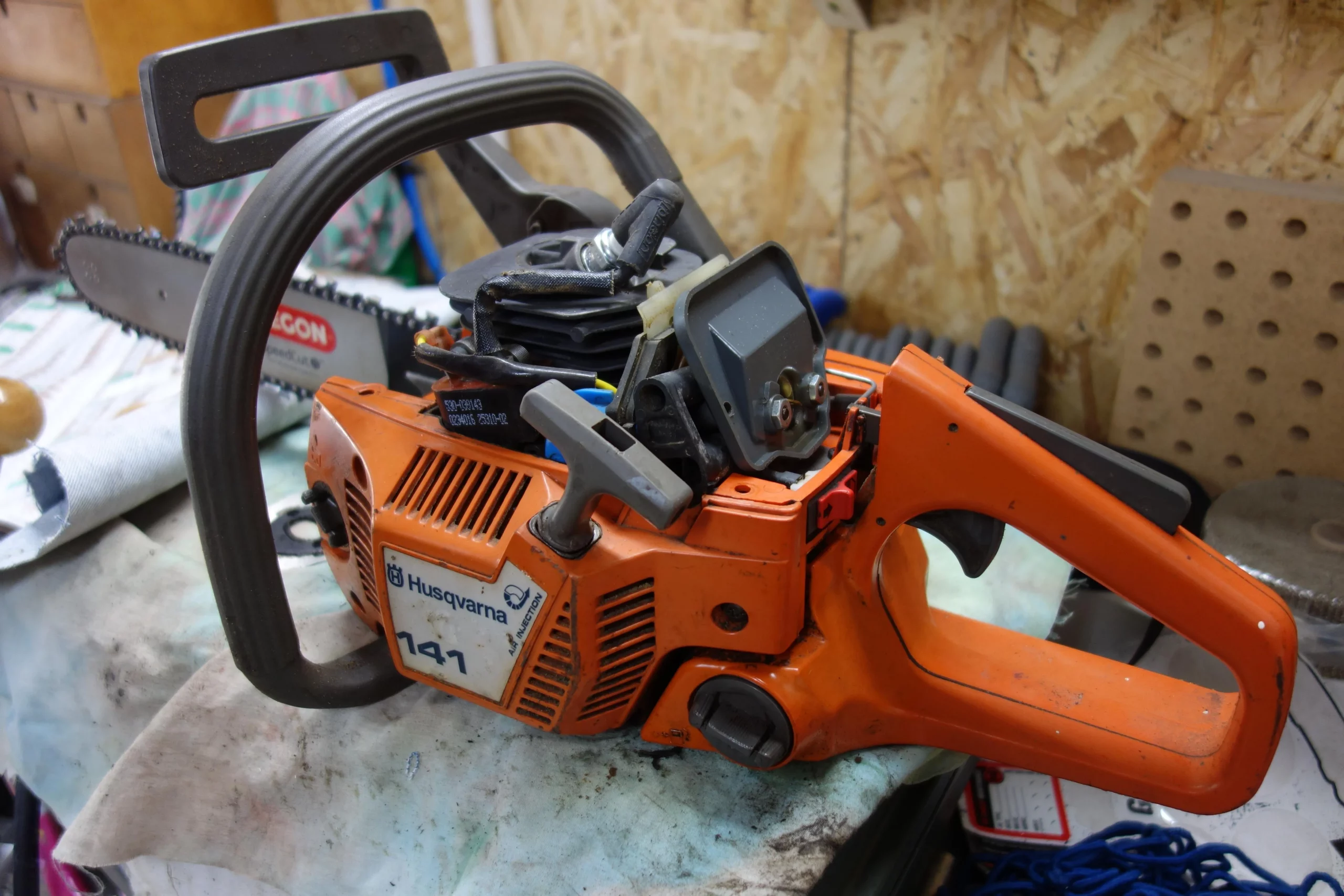 Husqvana 141: A Reliable and Affordable Chainsaw for Homeowners