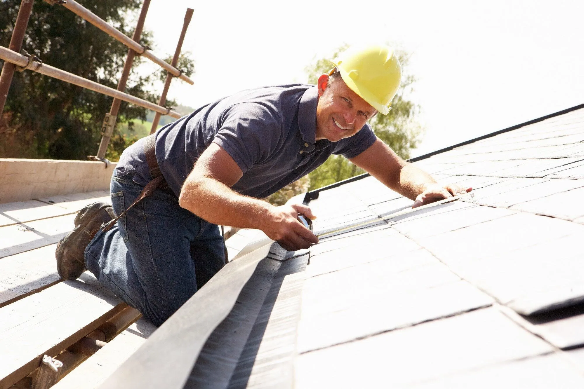 Choosing the Right Commercial Roofer: What to Look for and What to Avoid