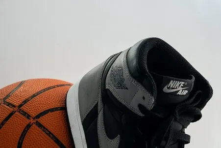 black jordan sneakers