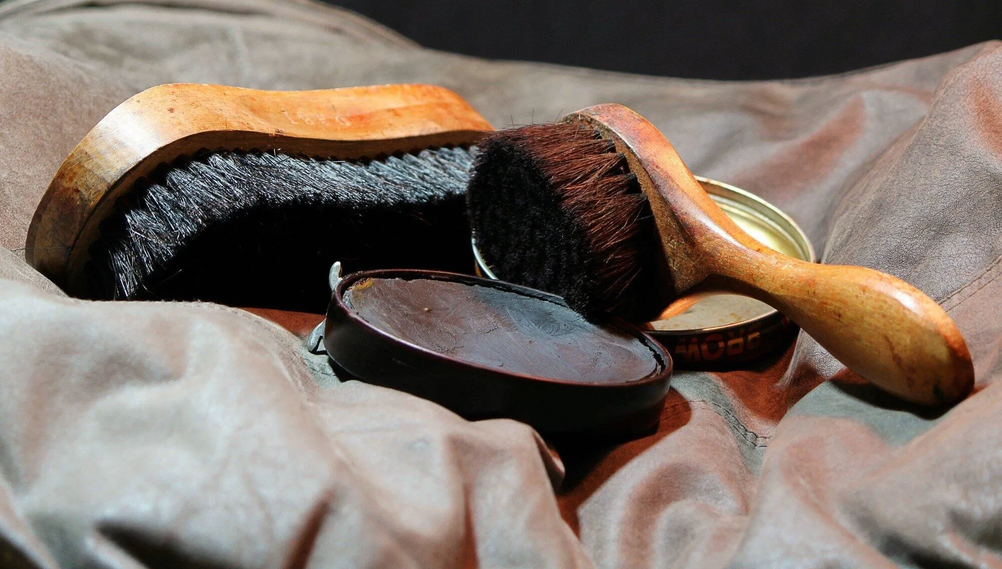 Why a Shoe Polishing Kit Is a Must-Have for Every Stylish Wardrobe