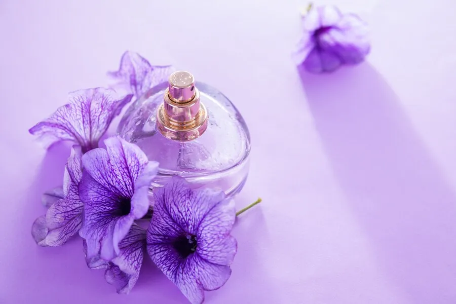 How to Turn Your Love for Floral Perfumes Into a Profitable Trade